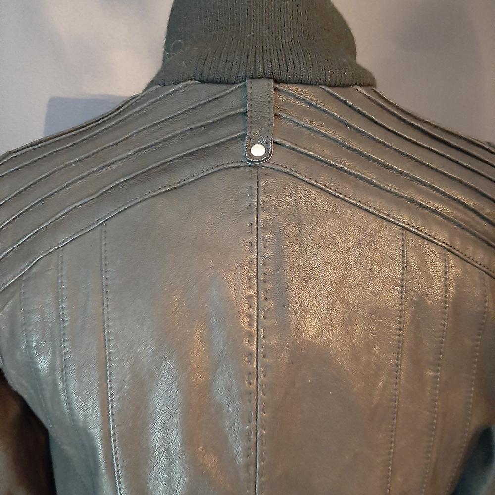 Danier black leather jacket - Picture 2 of 5